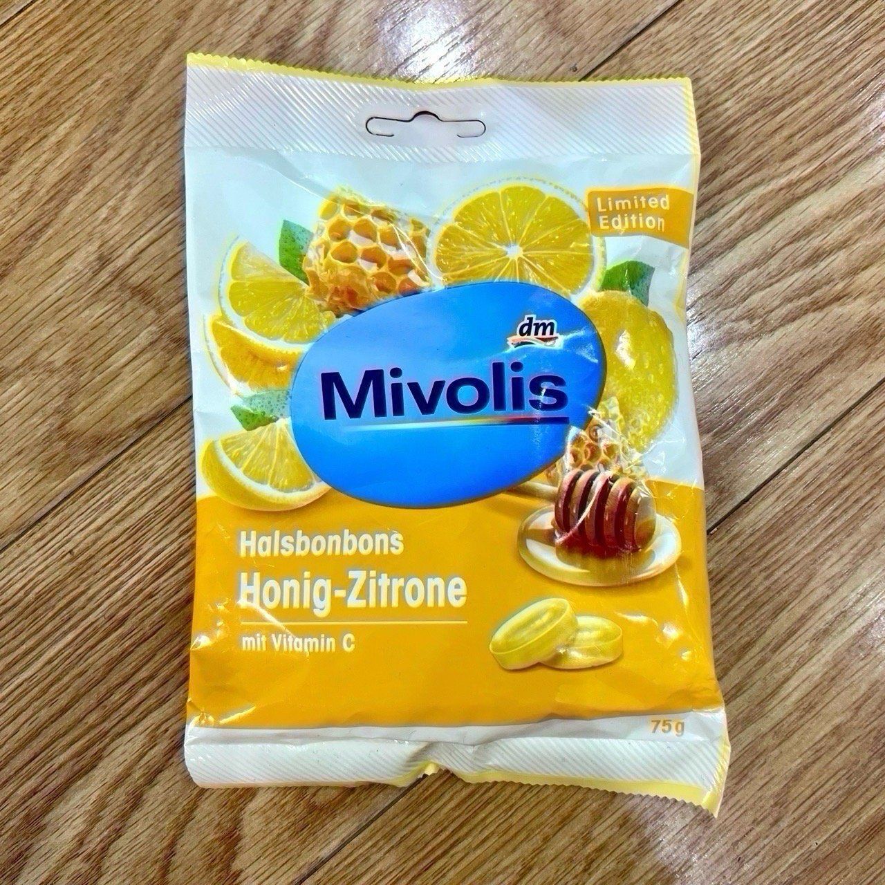  Kẹo ngậm Mivolis mật ong vị chanh – Làm dịu cổ họng & thơm miệng tự nhiên – 75g. 