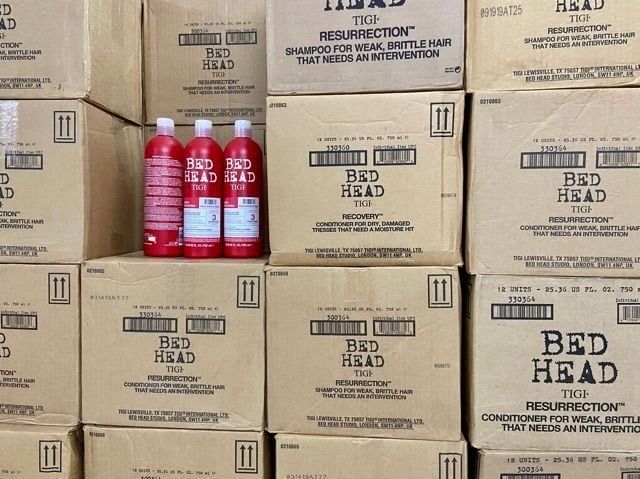  Bộ đôi dầu gội và dầu xả Tigi Đỏ – chăm sóc tóc nhuộm mềm mượt và bền màu chuẩn salon. 