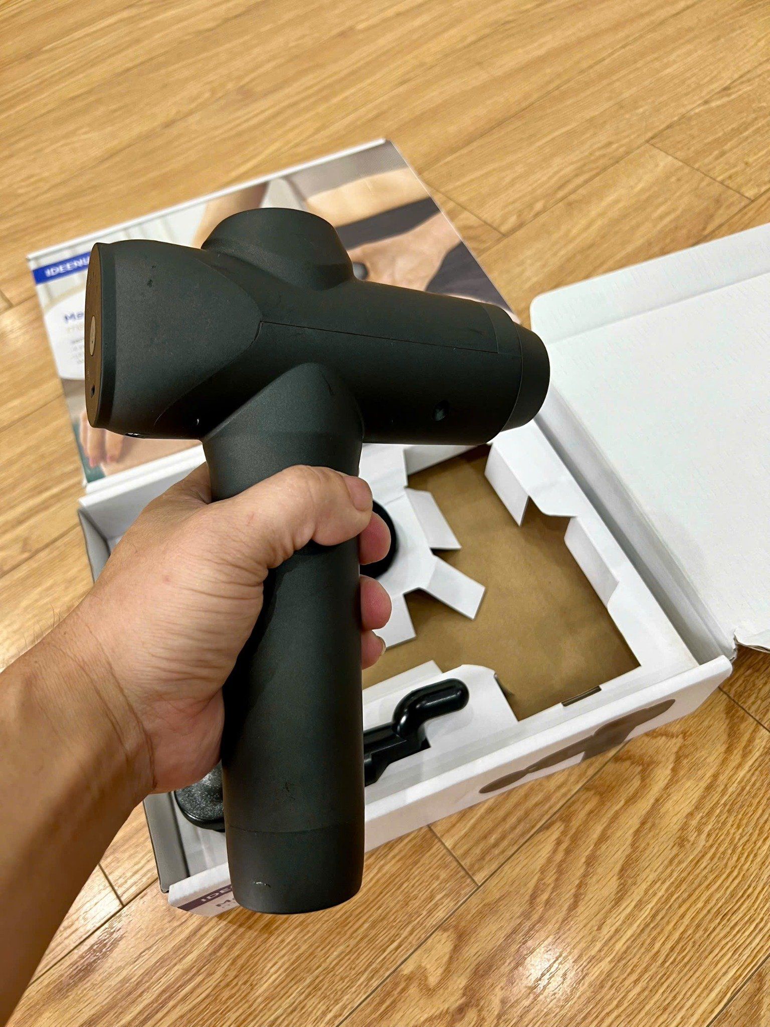  Máy mát xa đấm lưng, đùi giãn cơ hãng Ideenwelt, máy giãn cơ cầm tay pin sạc 