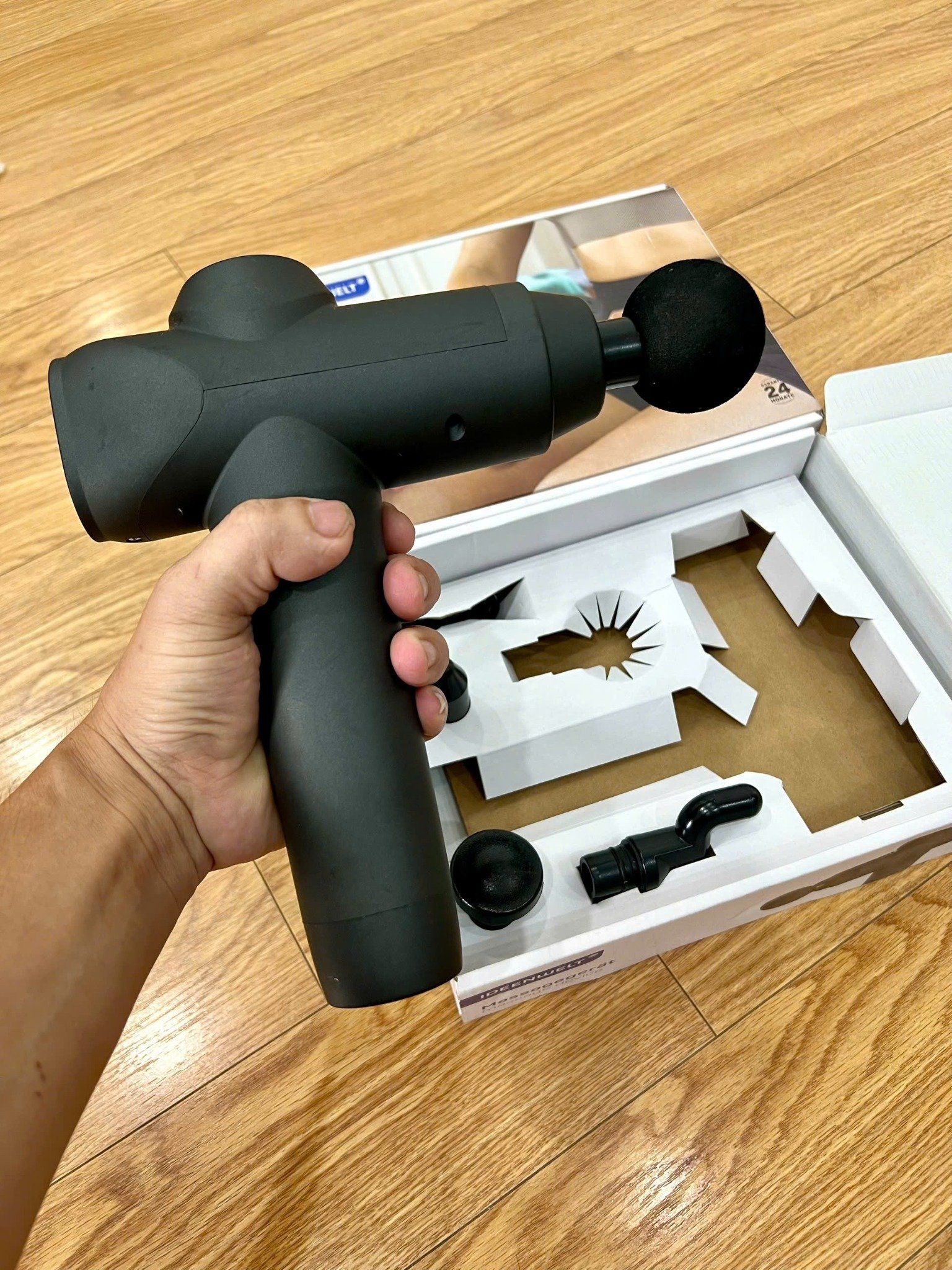  Máy mát xa đấm lưng, đùi giãn cơ hãng Ideenwelt, máy giãn cơ cầm tay pin sạc 