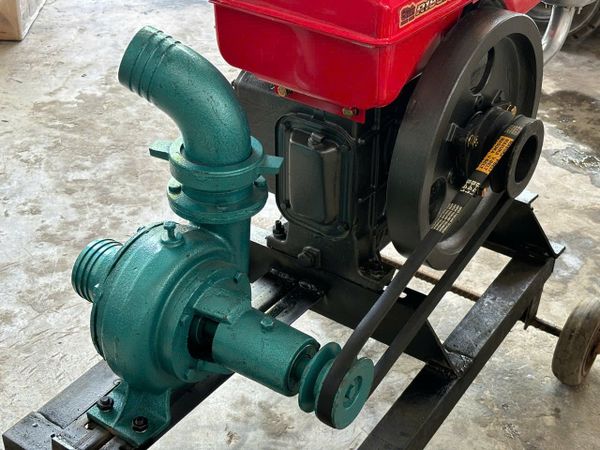 Máy Bơm Nước Đầu Nổ Mát Nước Diesel D8 Phi 76mm Dùng Dây Curoa