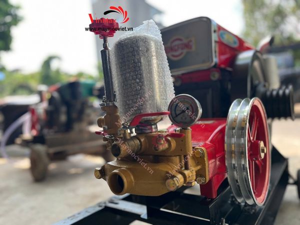 Máy xịt sát trùng chuồng trại động cơ dầu D15, đầu xịt 7HP VMX157