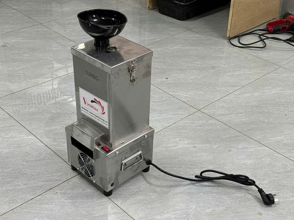 Máy bóc vỏ lụa hạt lạc mini gia đình dùng điện 220V Turbo TBL30