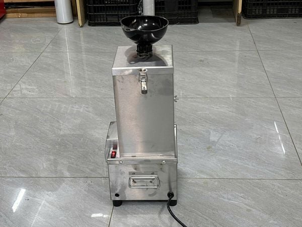 Máy bóc vỏ lụa hạt lạc mini gia đình dùng điện 220V Turbo TBL30