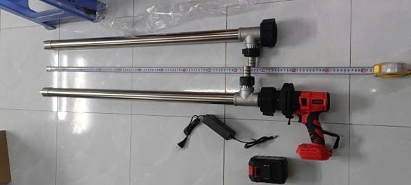 Bơm dầu nhớt, hóa chất thùng phuy chạy pin Turbo TBB750