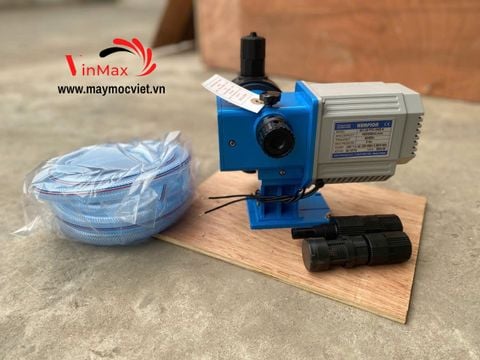 Bơm Định Lượng AX1-52-PTC-HWS-K