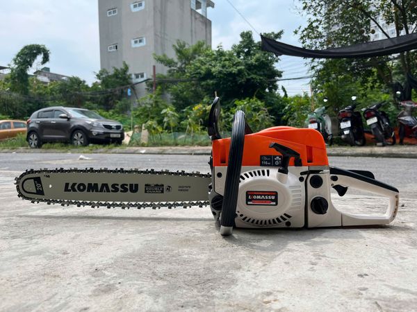 Máy cưa xích Komasu KM5200