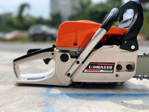 Máy cưa xích Komasu KM5200