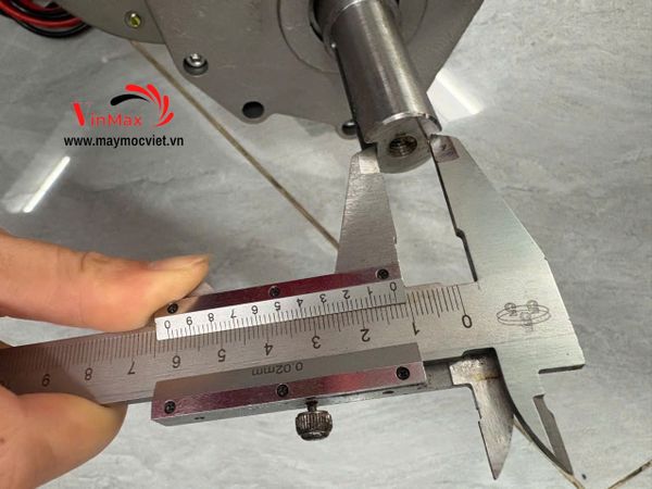 Cục Nguồn Máy Tước Và Cắt Khúc Mía