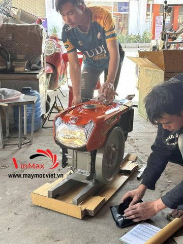 Động Cơ Nổ Chạy Dầu Kubota RT90M