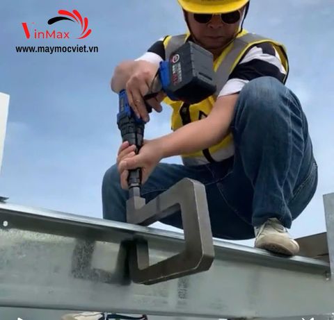 Đột Xà Gồ Dùng Pin Họng 110mm 110B20