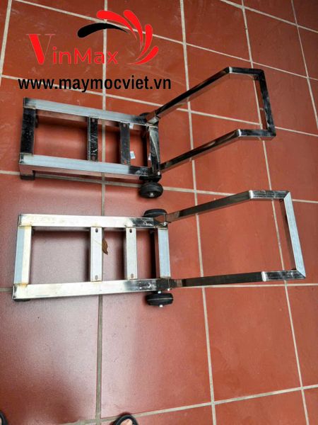 Khung ráp bộ xịt rửa liền trục inox hai bánh