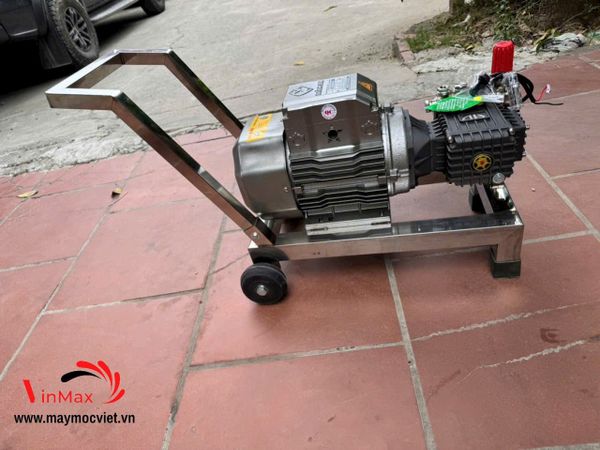 Khung ráp bộ xịt rửa liền trục inox hai bánh