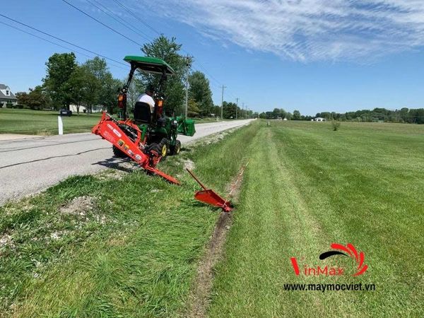 Lưỡi Liềm Cắt Cỏ Gắn Máy Kéo Turbo TBC200