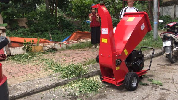 Máy Băm Cành Đề Nổ Dùng Xăng Turbo TBX15