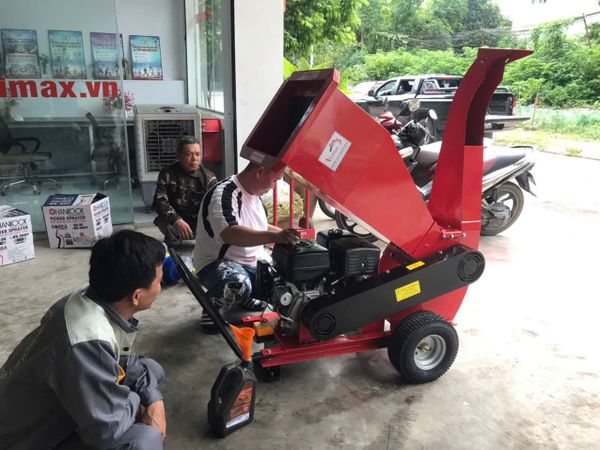 Máy Băm Cành Đề Nổ Dùng Xăng Turbo TBX15