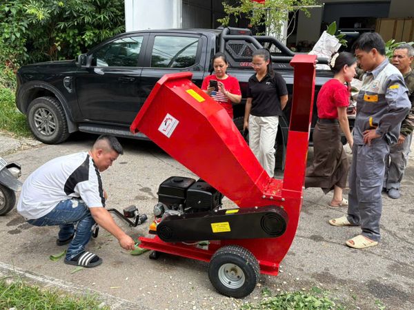 Máy Băm Cành Đề Nổ Dùng Xăng Turbo TBX15