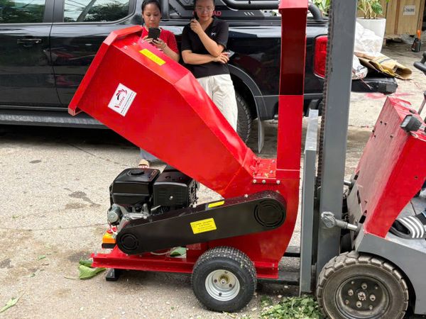 Máy Băm Cành Đề Nổ Dùng Xăng Turbo TBX15
