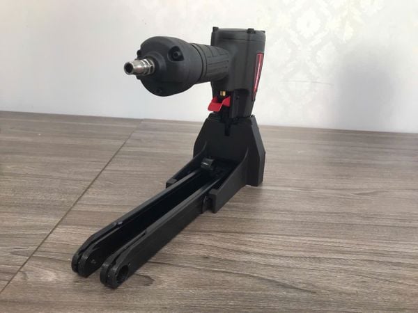 Máy Đóng Đinh Thùng Carton Dùng Hơi AEROPRO MTA18