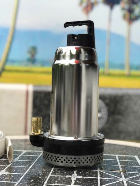 Máy bơm chìm chạy pin thân inox điều khiển từ xa Turbo SZQB12