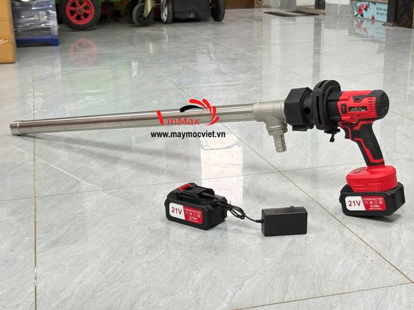 Bơm dầu nhớt, hóa chất thùng phuy chạy pin Turbo TBB750