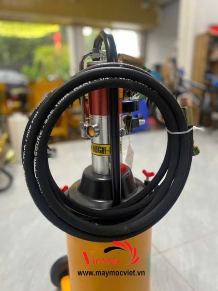 Máy bơm mỡ 12L khí nén AG12