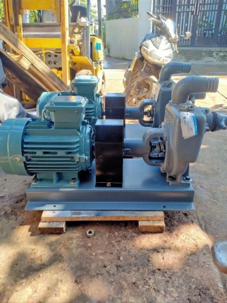 Bơm bùn nước thải tự hút EBARA 50SQPB (4kW)