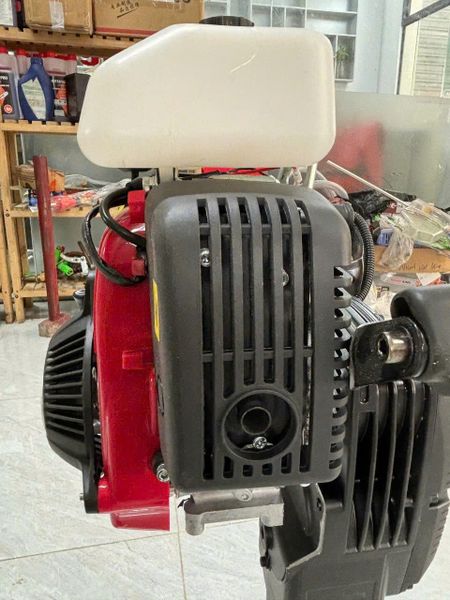 Máy bứng gốc cây, máy đục betong 4 thì Turbo TBC680