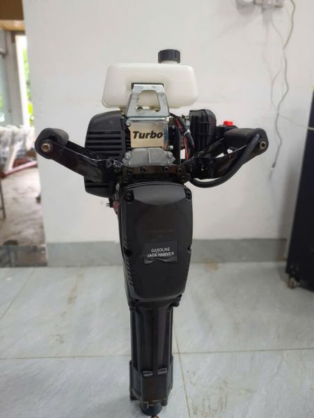Máy bứng gốc cây, máy đục betong 4 thì Turbo TBC680
