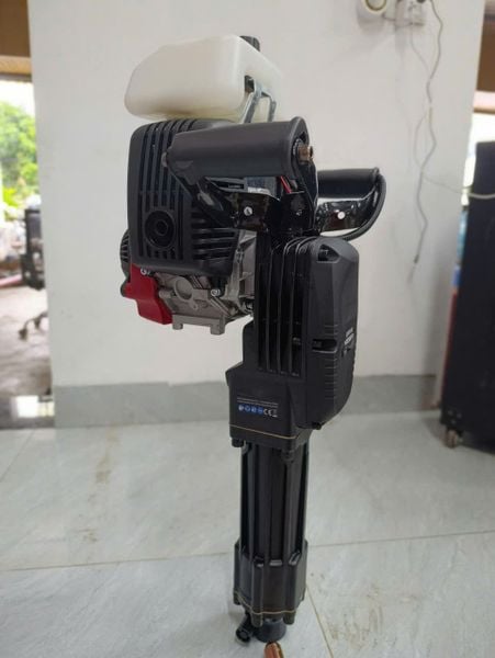 Máy bứng gốc cây, máy đục betong 4 thì Turbo TBC680