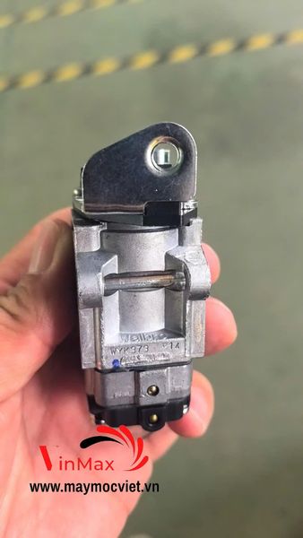 Máy Cắt Cỏ 2 Thì Oshima 553 RS 2.3kW