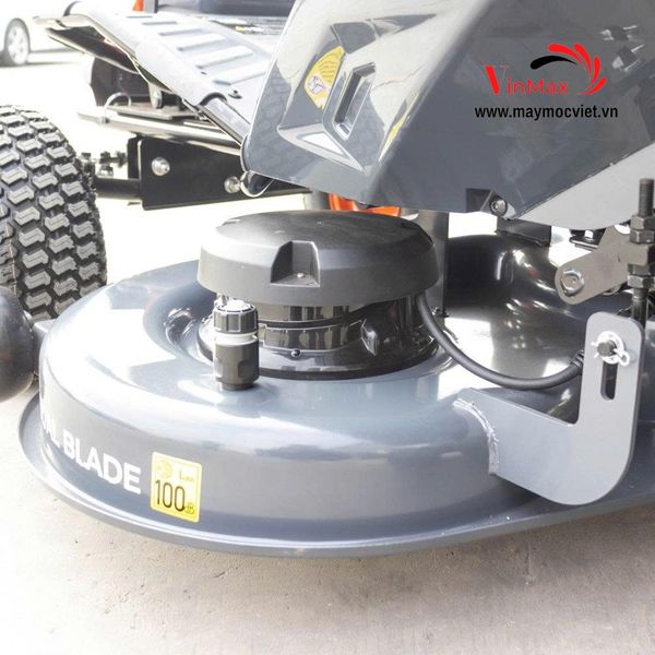 Xe cắt cỏ ngồi lái dùng pin Turbo TBC38