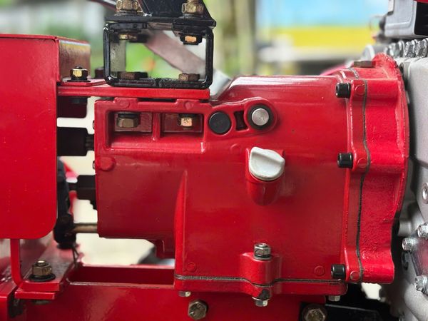 Máy cắt cỏ trục băm Kawasaki TBD800 13hp hàm cắt 80cm