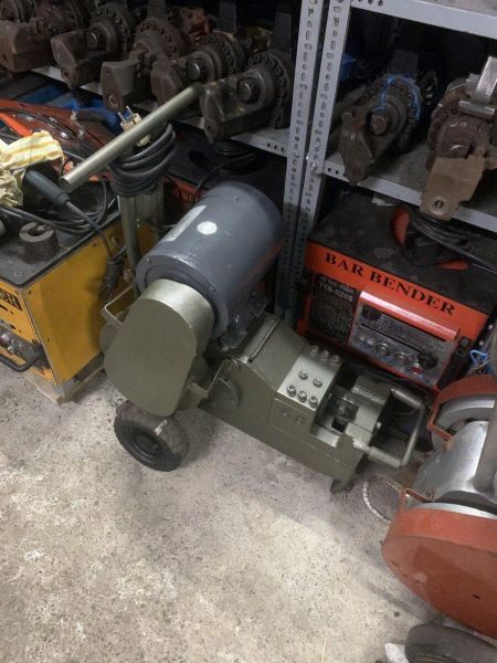 Máy cắt sắt bánh xe D25 Hàn Quốc