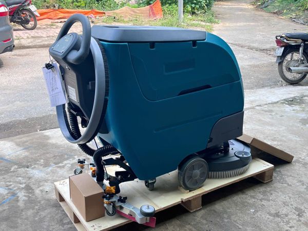 Máy chà sàn nhà xưởng Kraffer KF60 dùng bình