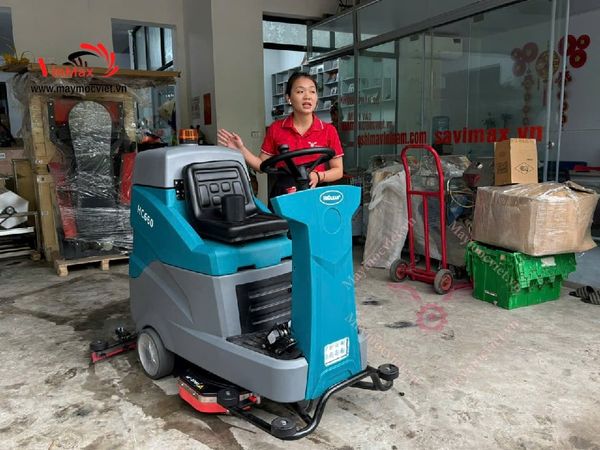 Máy chà sàn ngồi lái HiClean HC660