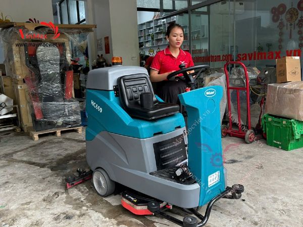 Máy chà sàn ngồi lái HiClean HC660