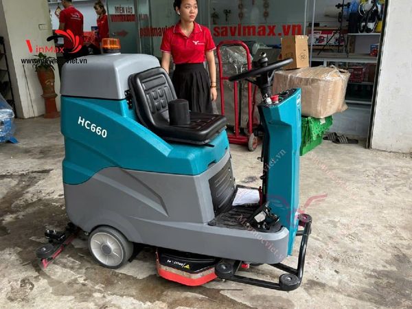 Máy chà sàn ngồi lái HiClean HC660