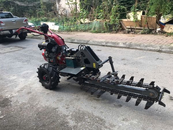 Máy Đào Rãnh Chạy Dầu Turbo TBR350 ( nâng hạ thủy lực)