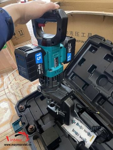 Máy đột lỗ thủy lực cầm tay dùng pin Turbo LD-30