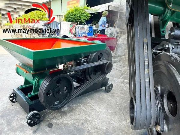 Máy đùn cá công nghiệp lắp đầu nổ D24 TBDC2400