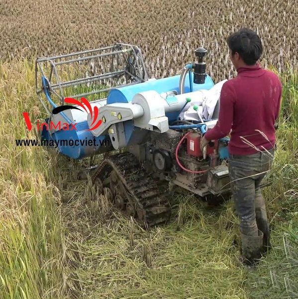 Máy gặt đập liên hợp chạy dầu bánh xích Turbo 4ZL-1.0LC