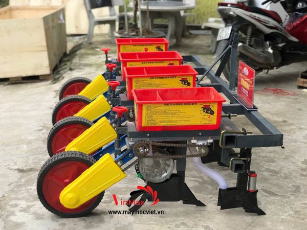 Máy gieo hạt 4 hàng gắn máy kéo Turbo TB04