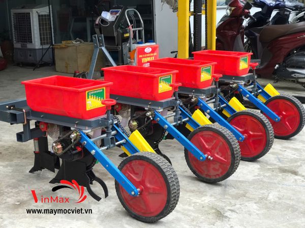 Máy gieo hạt 4 hàng gắn máy kéo Turbo TB04