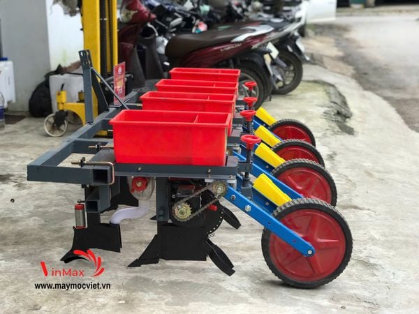 Máy gieo hạt 4 hàng gắn máy kéo Turbo TB04