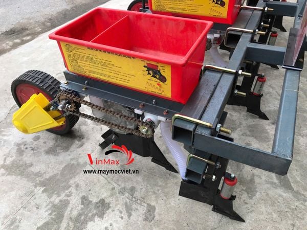 Máy gieo hạt 4 hàng gắn máy kéo Turbo TB04