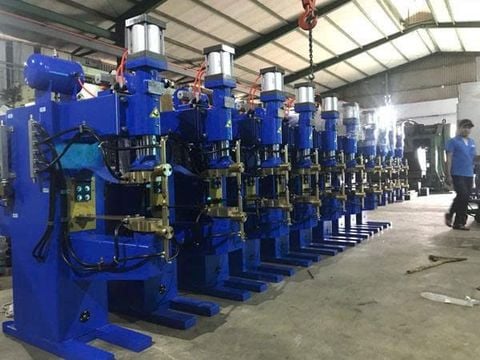 Máy hàn bấm hơi AC Tân Thành HB100AC (100KVA)