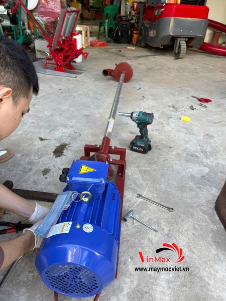 Máy Hút Bùn Cần Dài 2m2 Motor 3 Pha Turbo TB223