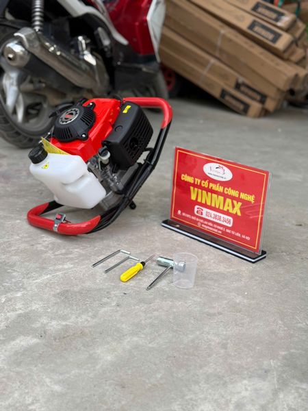 Máy Khoan Đất Cầm Tay 4 Thì Turbo TBK144