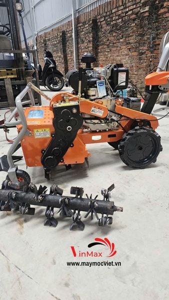 Máy xới đất, sạc cỏ, vun luống, cắt cỏ trục băm 2 cầu Turbo TB2C60